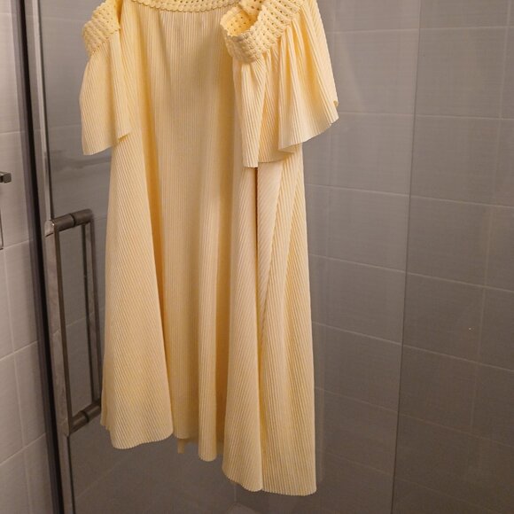 GUESS Lemonade Off Shoulder Monaco Dress - Picture 8 of 8